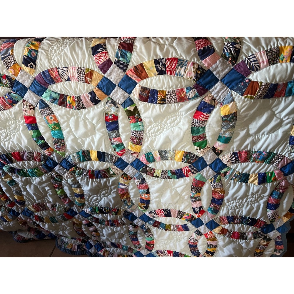 Vintage Handmade Double Wedding Ring Quilt Scalloped Edge Blue Multi 81" x 72" - Picture 2 of 12